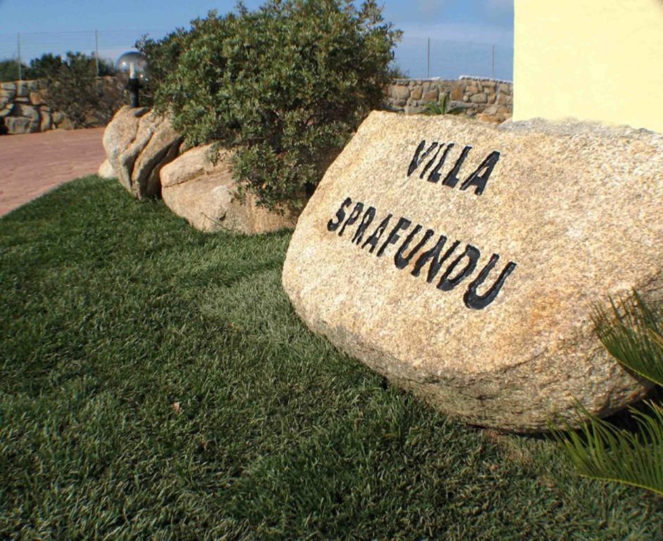 Villa Sprafundu Ла-Маддалена Номер фото